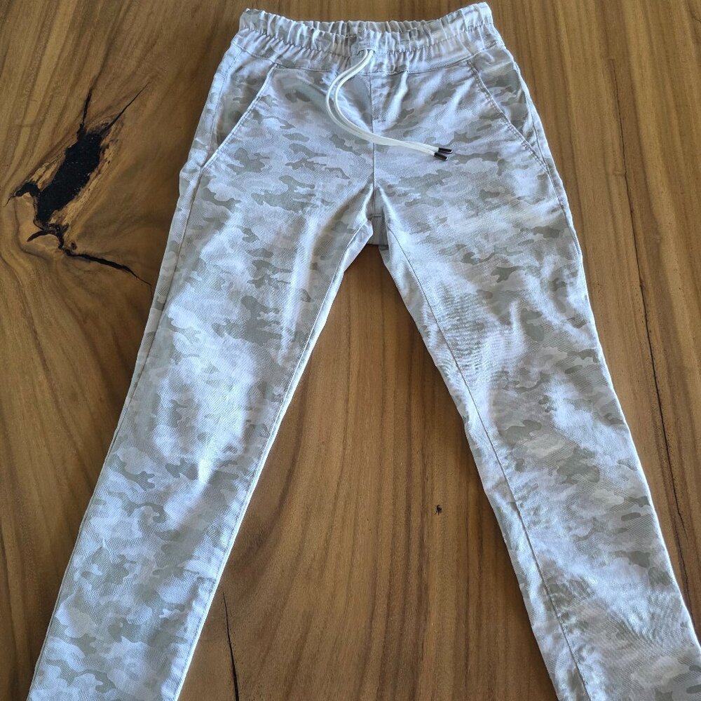 New New Bevy Flog Shely White / Silver Camo drawstring Pants Sz 25